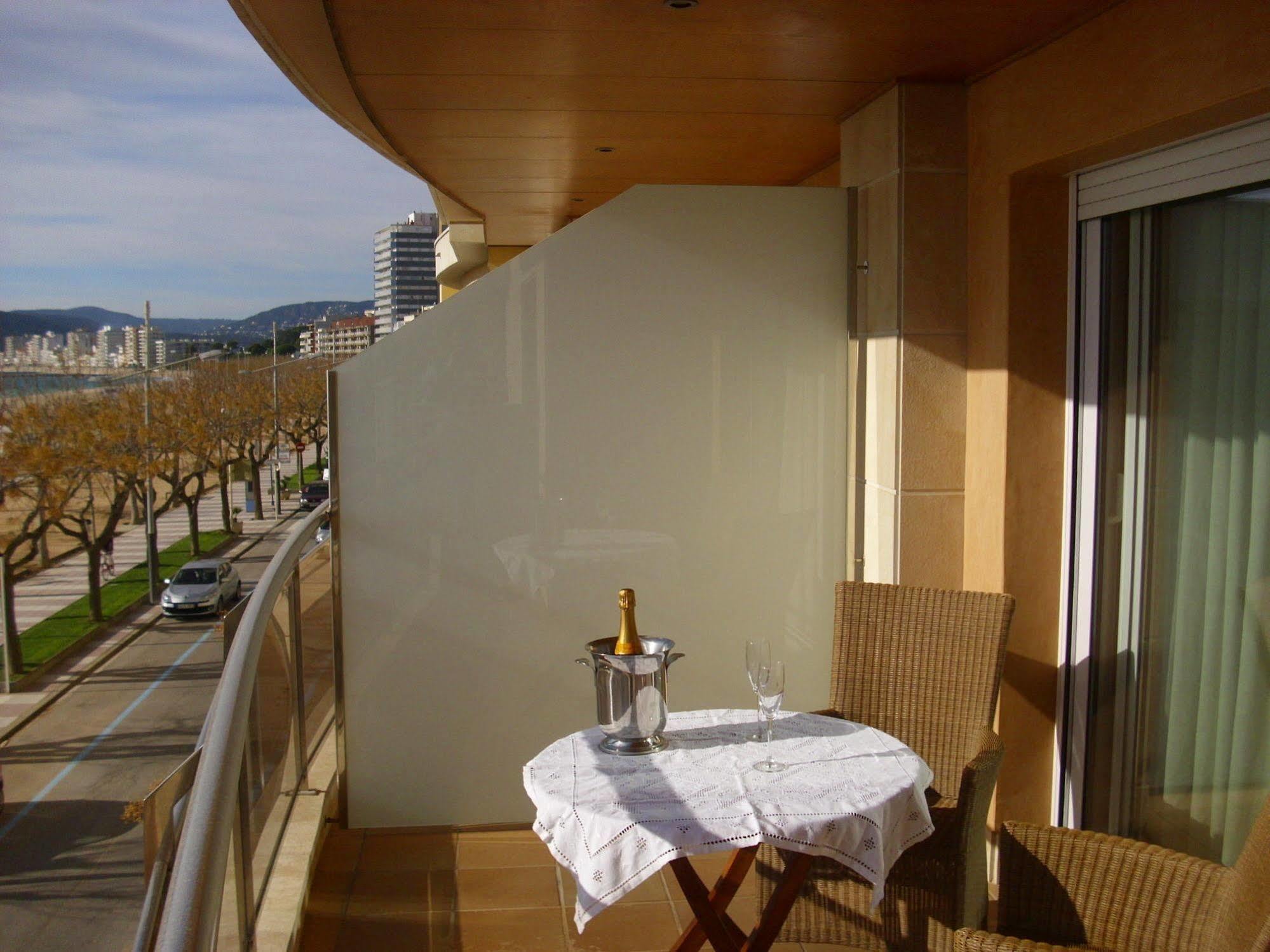 Edifici Llevant I Ponent Palamos Luaran gambar